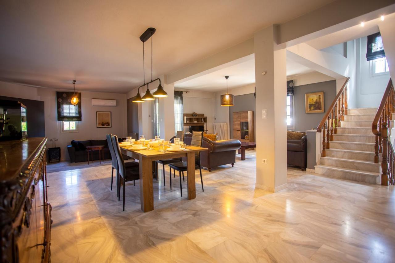 Τraditional Fully Detached Villa On A Luxurious Hillock Of Thessaloniki With Its Own Garden Also For Family & Wedding Gatherings For 10 To 25 People Only 15 Minutes From Airport Екстер'єр фото