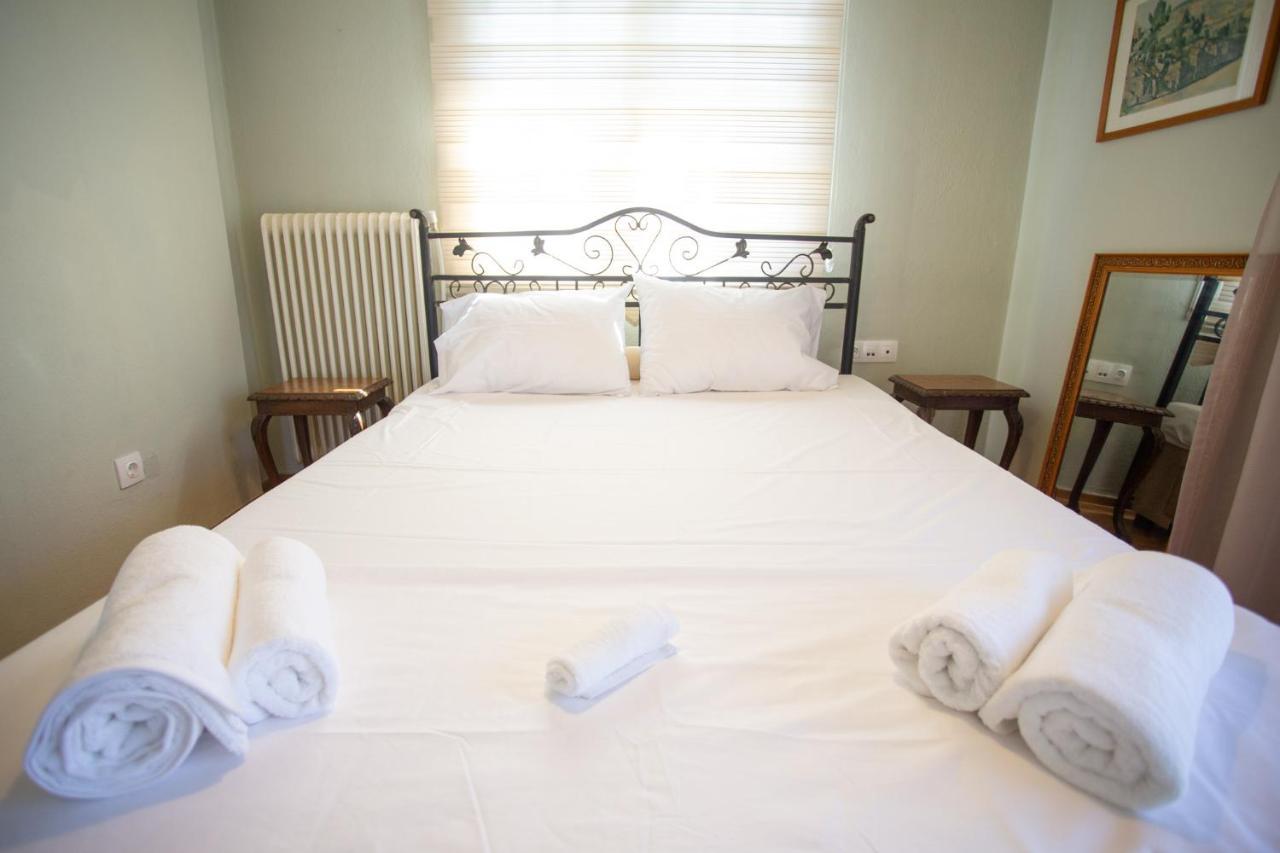 Τraditional Fully Detached Villa On A Luxurious Hillock Of Thessaloniki With Its Own Garden Also For Family & Wedding Gatherings For 10 To 25 People Only 15 Minutes From Airport Екстер'єр фото