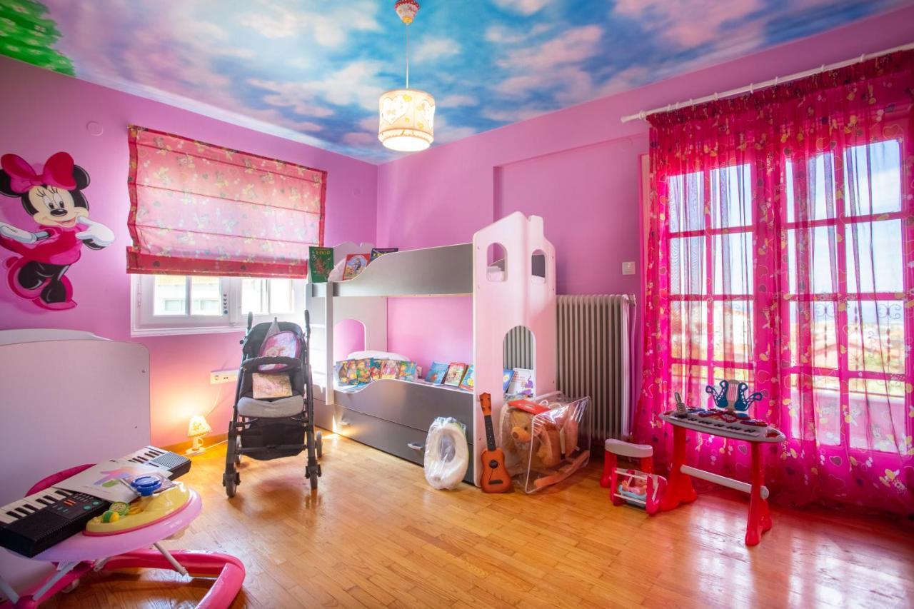 Τraditional Fully Detached Villa On A Luxurious Hillock Of Thessaloniki With Its Own Garden Also For Family & Wedding Gatherings For 10 To 25 People Only 15 Minutes From Airport Екстер'єр фото