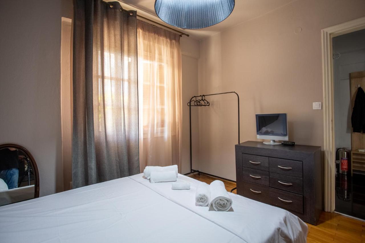 Τraditional Fully Detached Villa On A Luxurious Hillock Of Thessaloniki With Its Own Garden Also For Family & Wedding Gatherings For 10 To 25 People Only 15 Minutes From Airport Екстер'єр фото