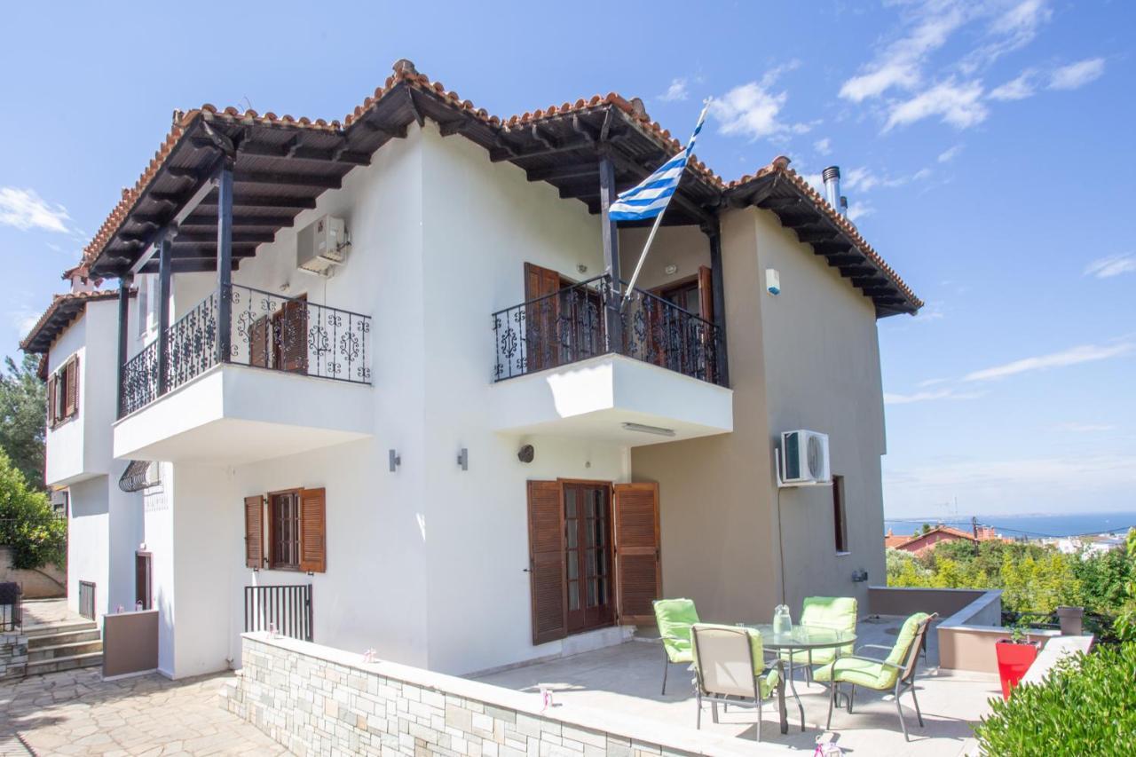 Τraditional Fully Detached Villa On A Luxurious Hillock Of Thessaloniki With Its Own Garden Also For Family & Wedding Gatherings For 10 To 25 People Only 15 Minutes From Airport Екстер'єр фото