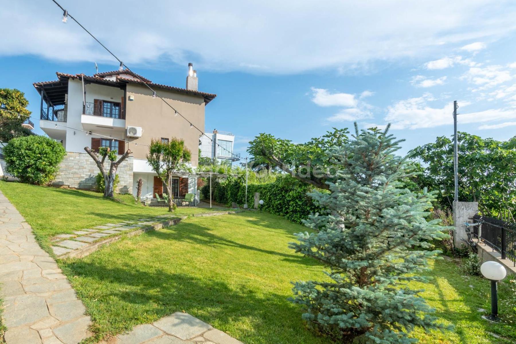 Τraditional Fully Detached Villa On A Luxurious Hillock Of Thessaloniki With Its Own Garden Also For Family & Wedding Gatherings For 10 To 25 People Only 15 Minutes From Airport Екстер'єр фото