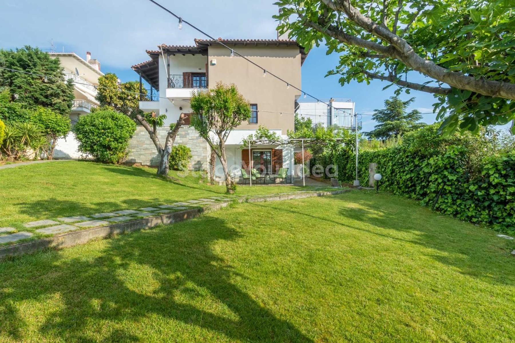 Τraditional Fully Detached Villa On A Luxurious Hillock Of Thessaloniki With Its Own Garden Also For Family & Wedding Gatherings For 10 To 25 People Only 15 Minutes From Airport Екстер'єр фото